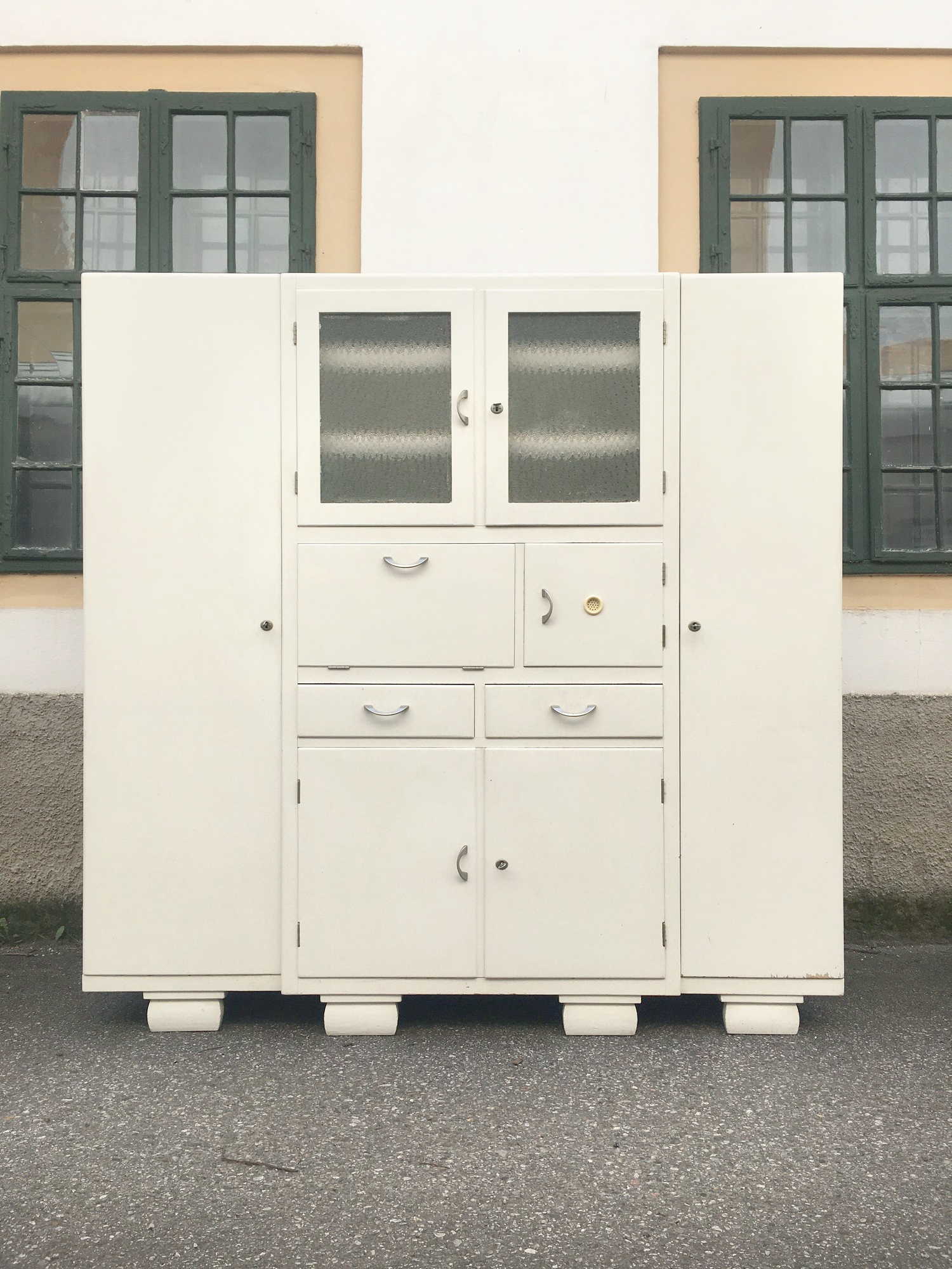 Kredenz Schrank Küche Vintage creme antik Vollholz