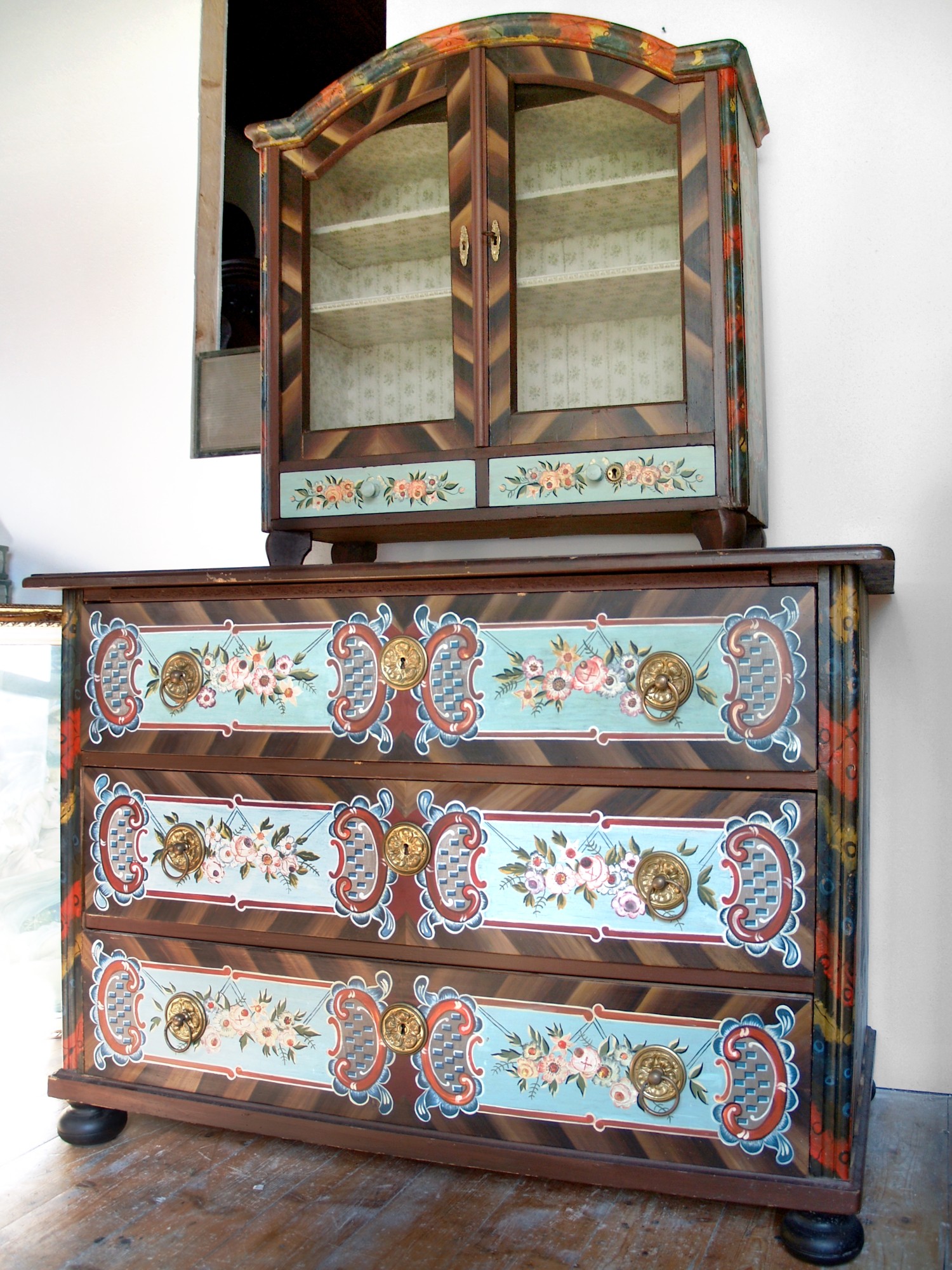 Bauernschrank antik Kommode Vitrine bemalt Barock blau Bauernkommode Küchenschrank