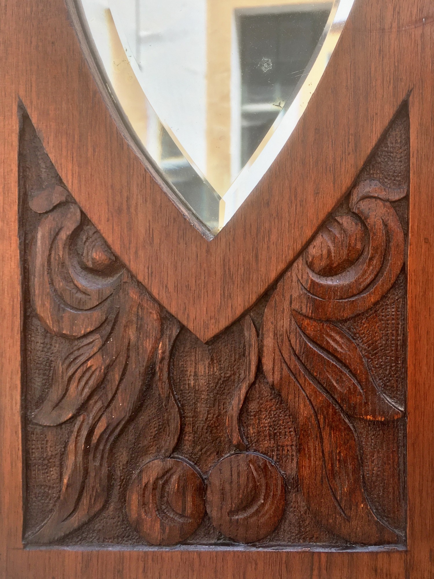 Jugendstil Schrank ArtNouveau secessionistisch Kredenz Vitrine antik Kirschen beschnitzt Jugendstil