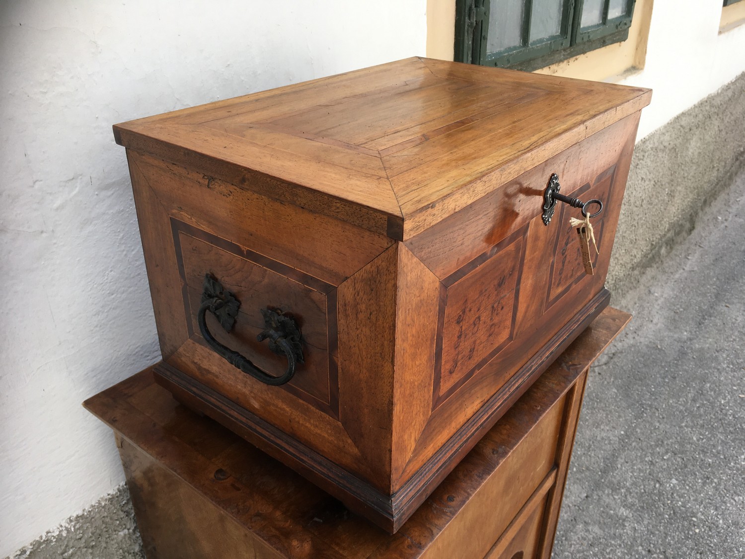 Biedermeier Truhe Vollholz antik