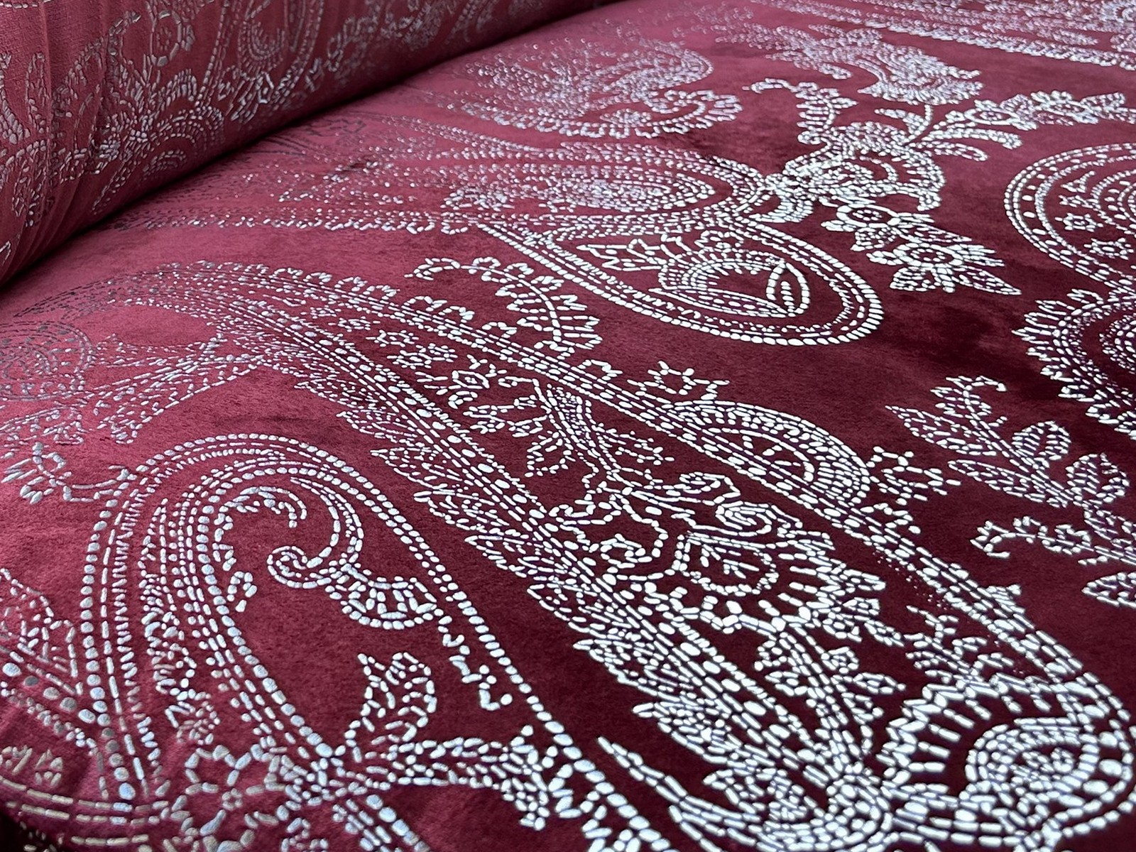 Bretz Sofa Designersofa Möbel Designklassiker silber rot rose Vintage Chill Loveseat