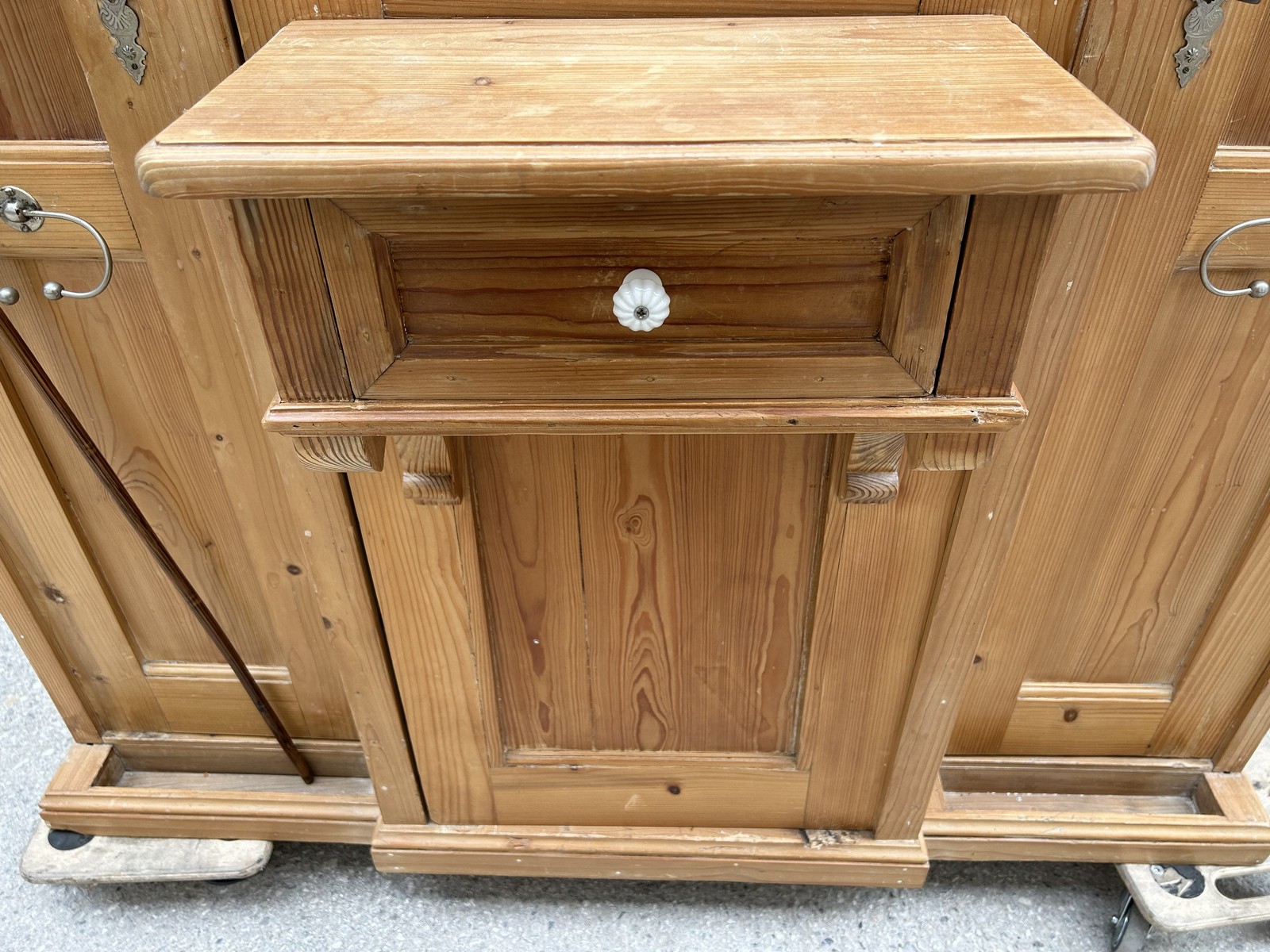 Antiquität Bauernschrank antike Garderobeschrank Vollholz Möbel