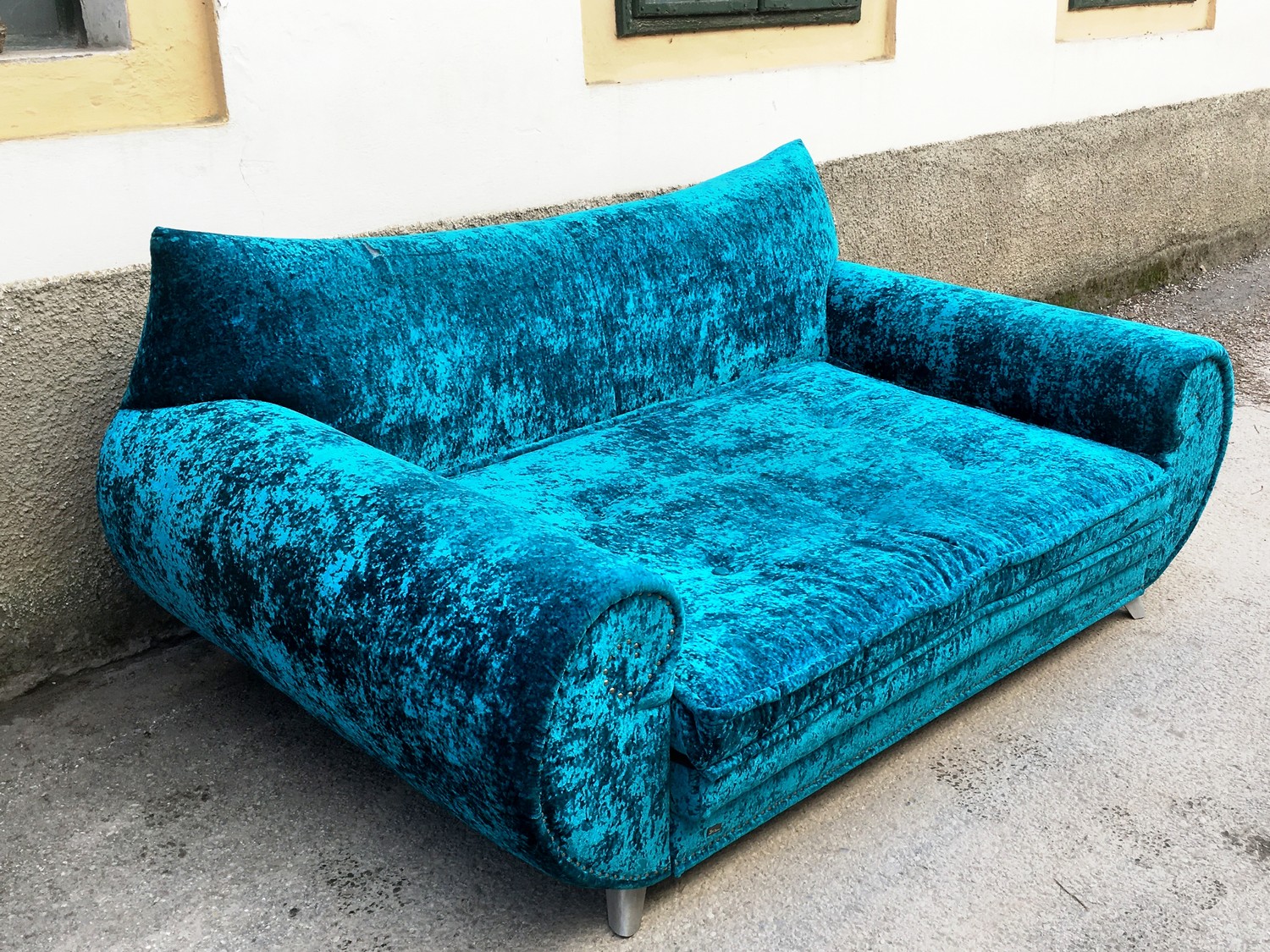 Bretz Sofa Gaudi ausziehbares Bettsofa Schlafsofa Schimmersamt türkis blau silber Designermöbel