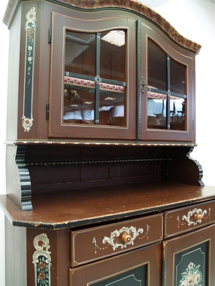 Bauernschrank antik bemalt