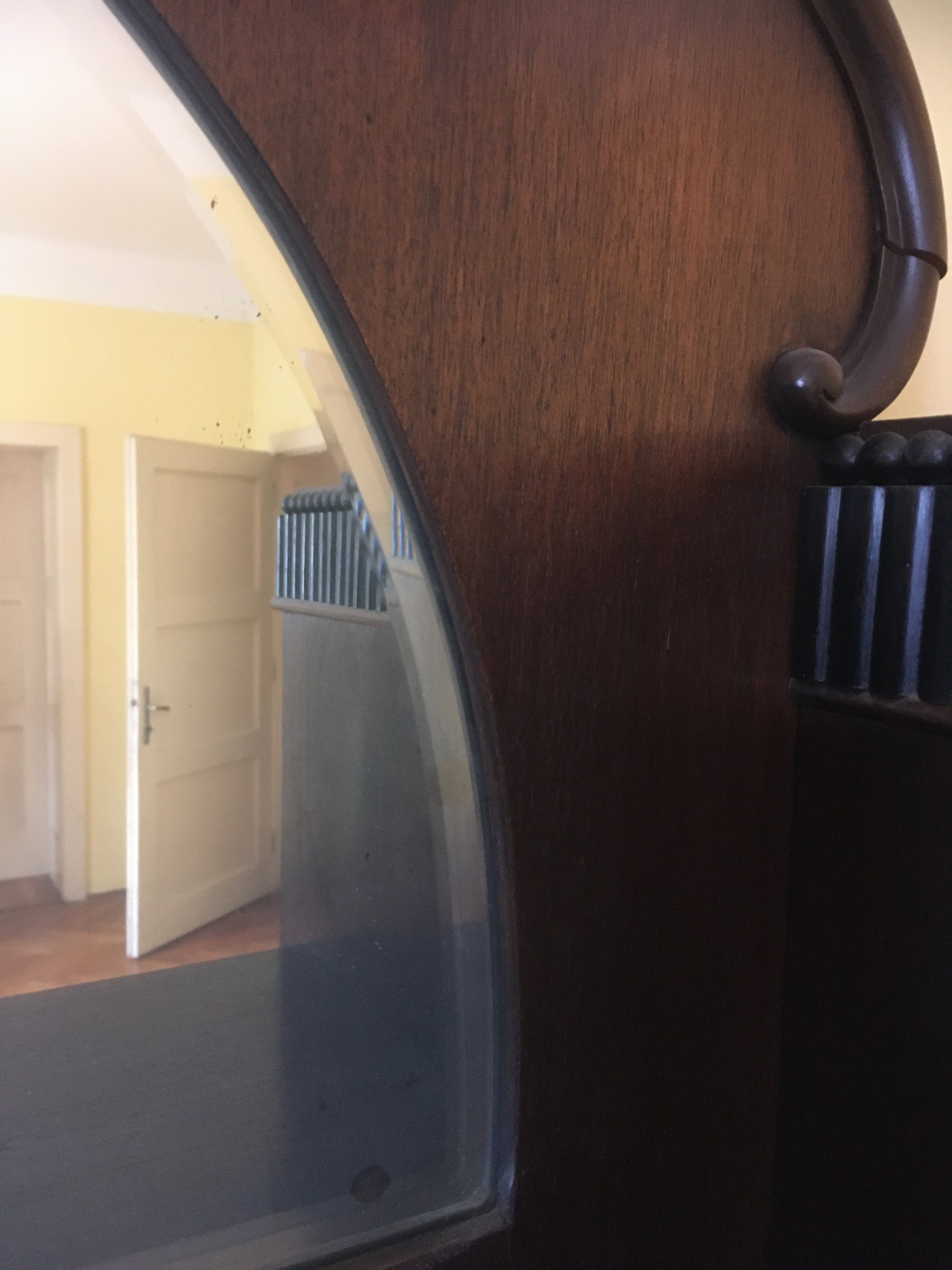 Geschirrschrank antik Vitrine Kredenz Vollholz SChrank Spiegel beschnitzt