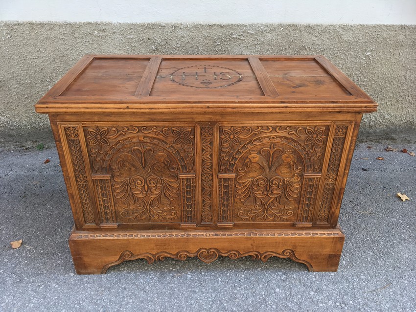 Bauerntruhe Weichholz geschnitzt