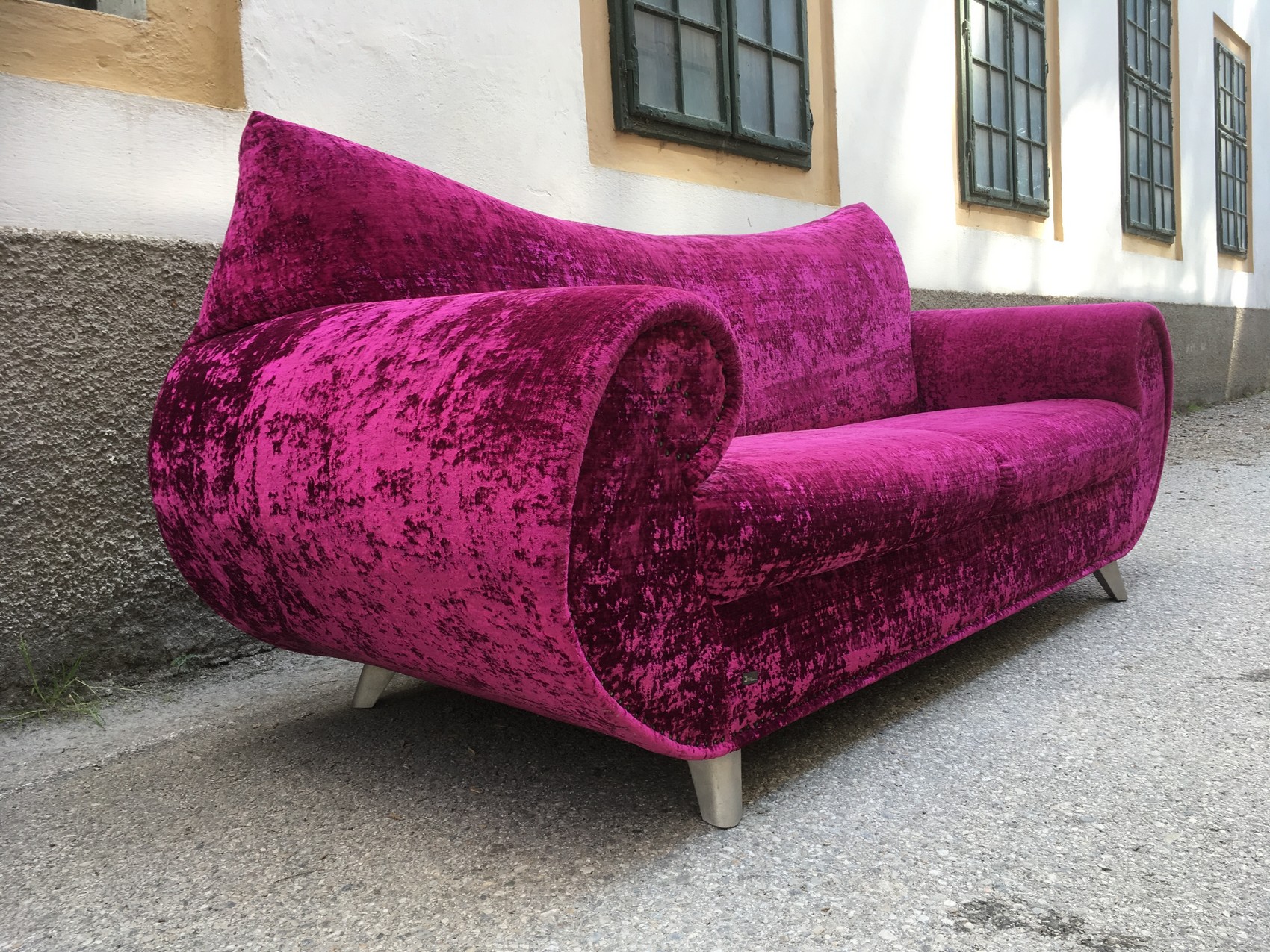 Bretz Sofa Gaudi lila Glamoursamt