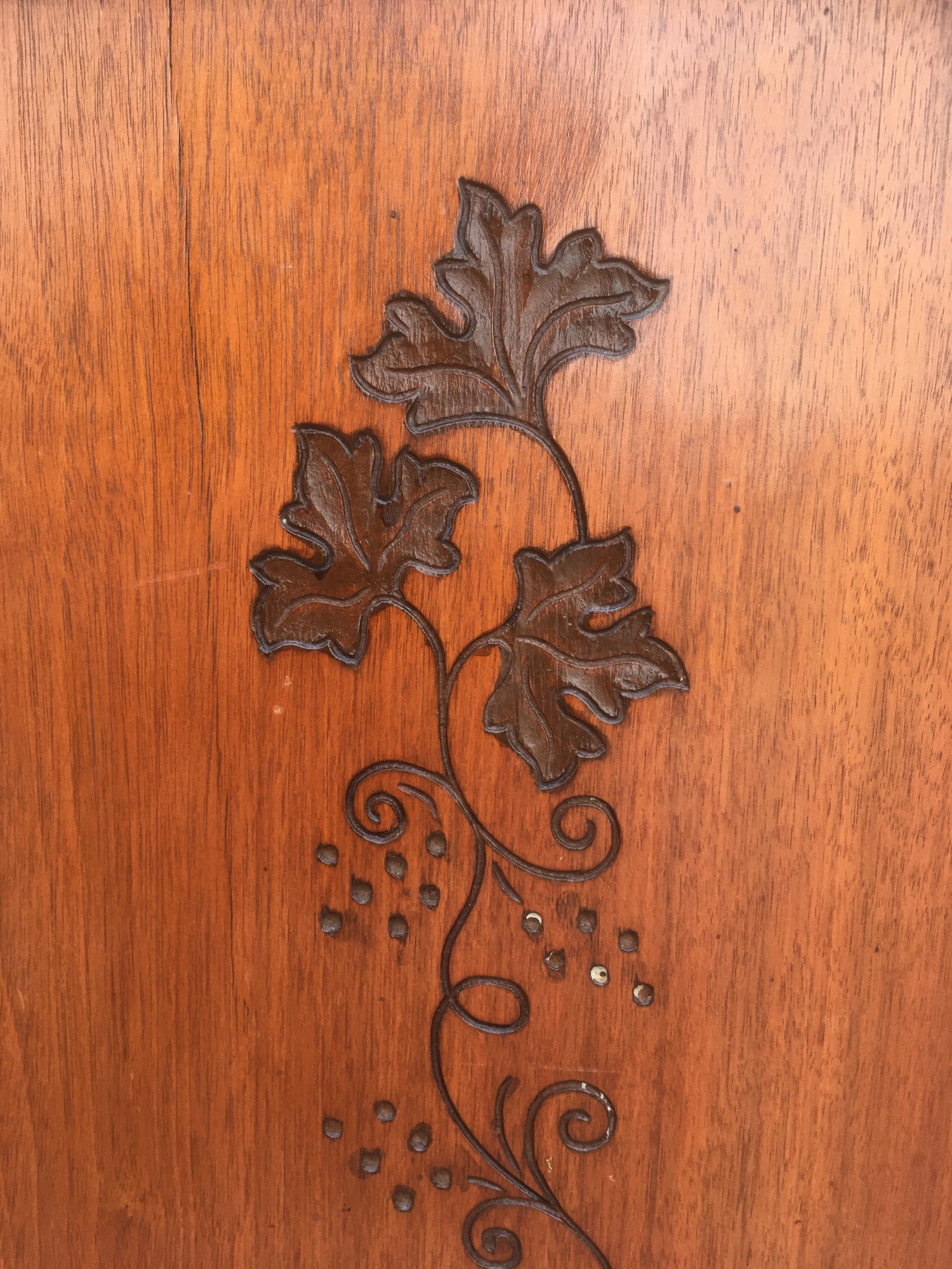 Jugendstil Schrank ArtNouveau secessionistisch Kredenz Vitrine antik Kirschen beschnitzt Jugendstil