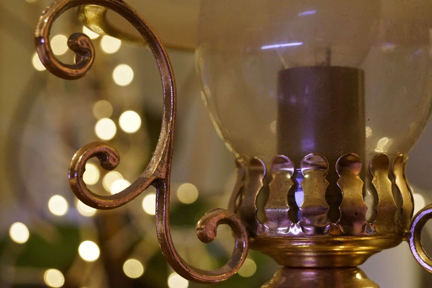 Petroleumlampe elektrisch Messing Glas Schreibtischlampe