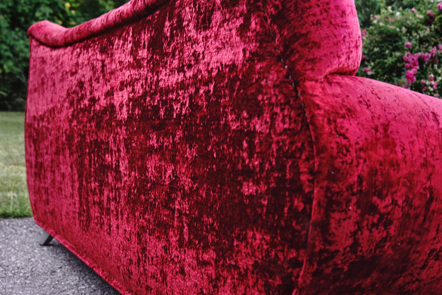 Bretz Gaudi Sofa rot ausziehbar Bettsofa Design Goethes GAlerie