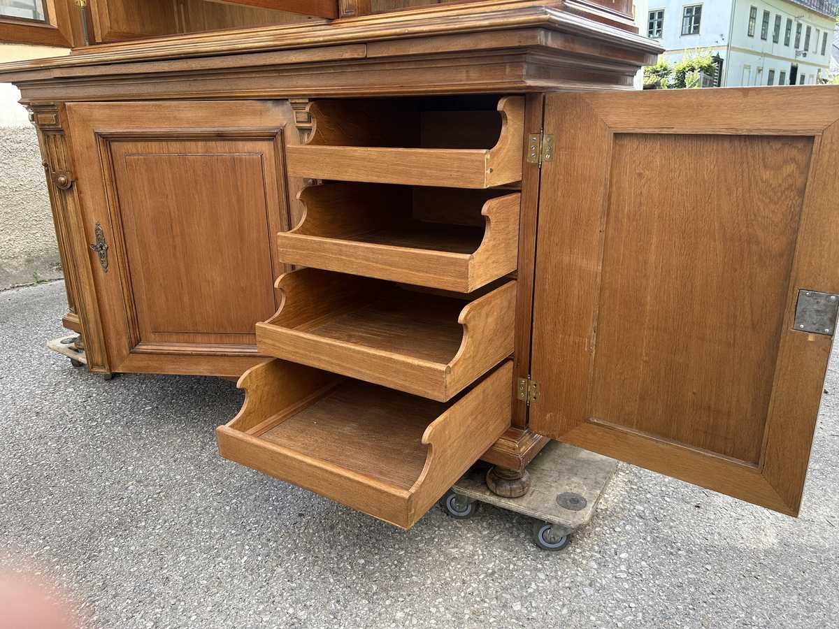 Buecherschrank Historismus