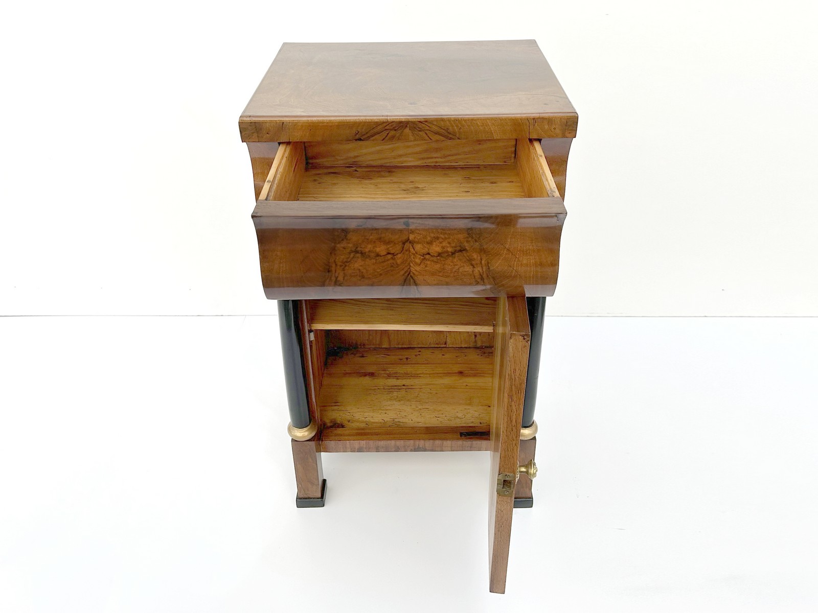 Antike Biedermeier Kommode Nachtschrank Nuss restauriert