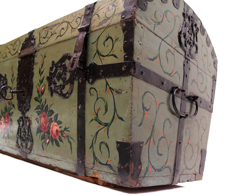 Truhe handbemalt