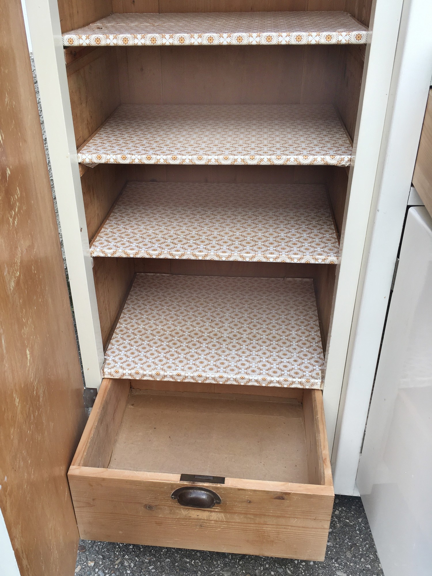 Küche Vorratsschrank weiß antik Naturhoz 50er 60er Jahre