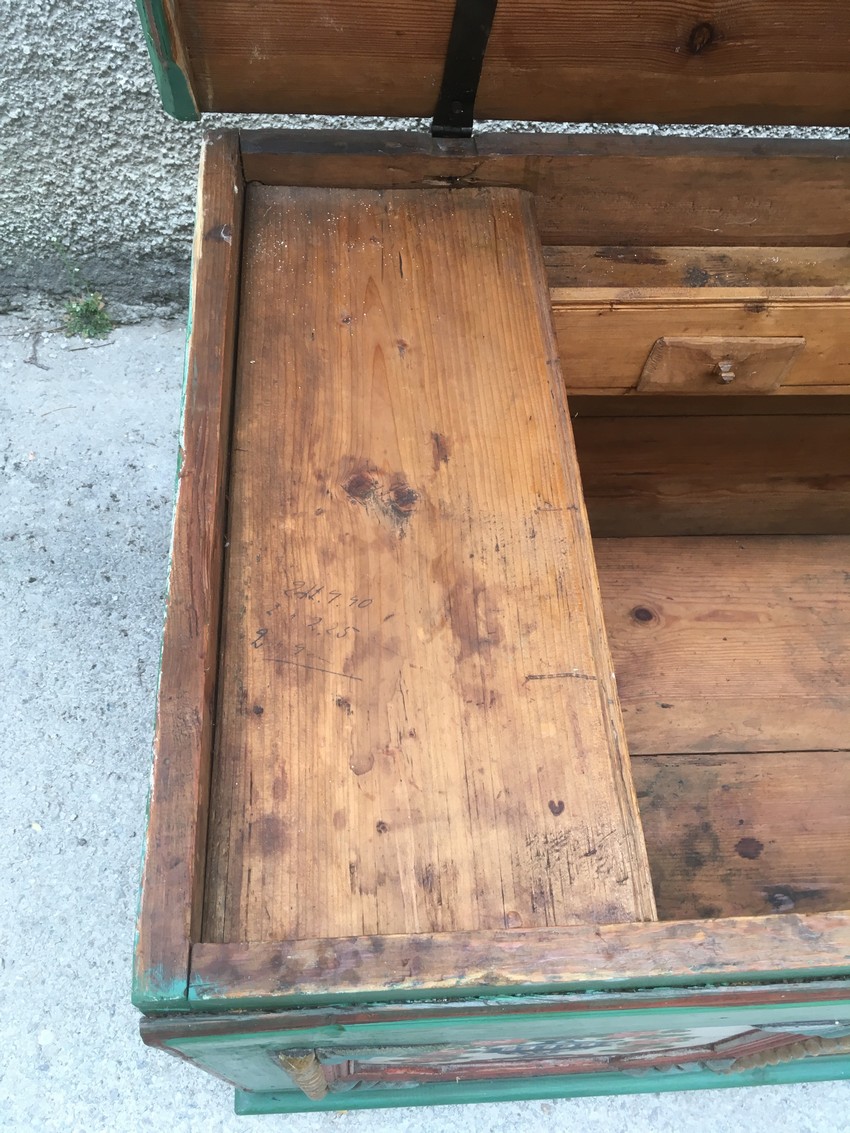 Truhe handbemalt antik