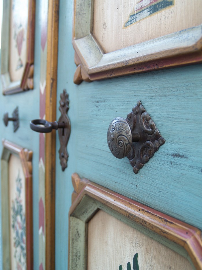 Voglauer Bauerschrank blau