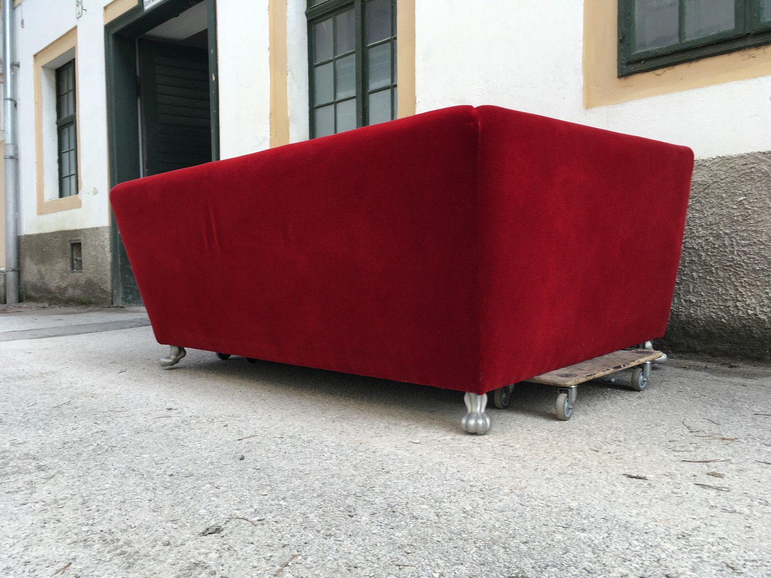 Bretz Sofa rot Mohair Monster Design Möbel