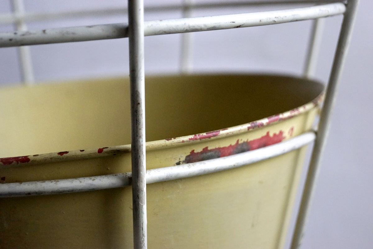 Retro Tütenschirmständer in Gelb 60er-Jahre Original Vintage Spaceage Design