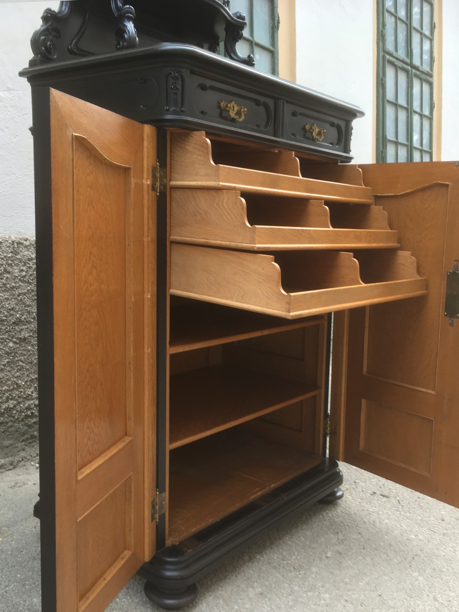 Vertiko antik schwarz Schrank Antiquität Möbel 1980 Planschrank Küchenschrank