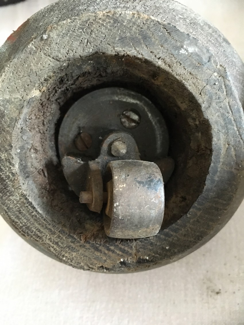 Anrichte Rollen antik