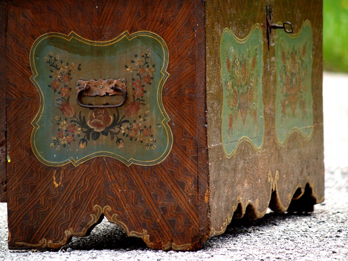 Truhe bemalt