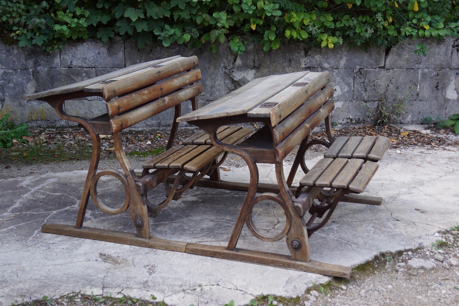 Sitzbänke antik Tische Bugholz Vintage Industrial Design Holz Metall