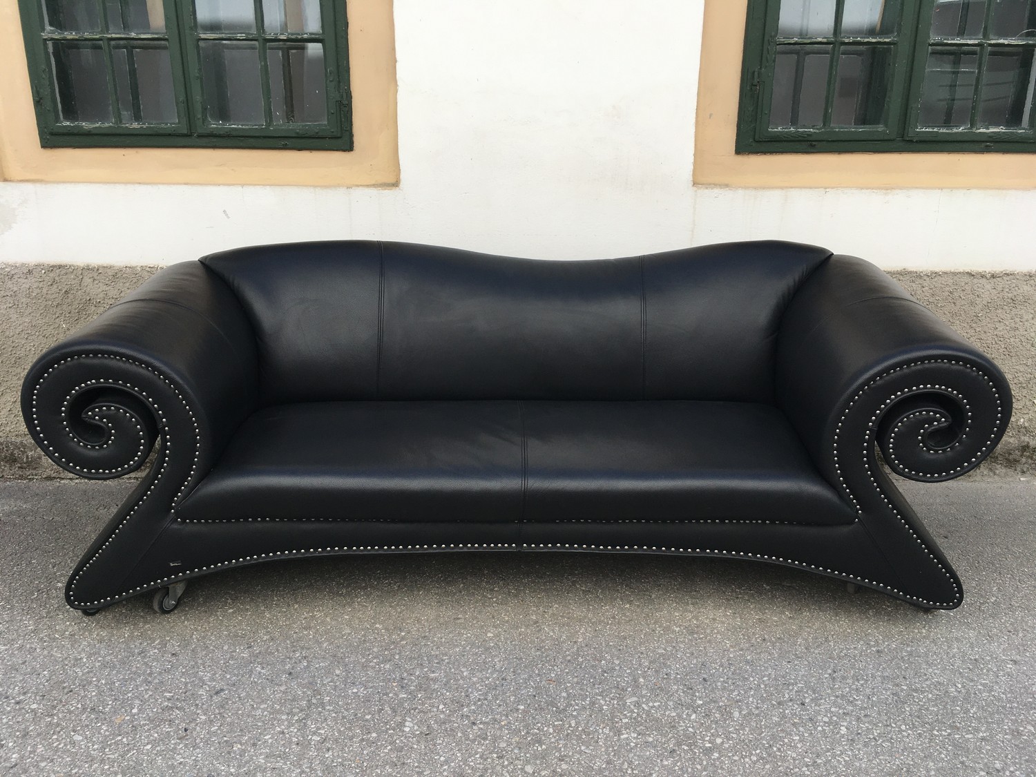 Design Sofa Original noir Bretz gebraucht neuwertig Film Requisite Nachhaltig Möbel kaufen
