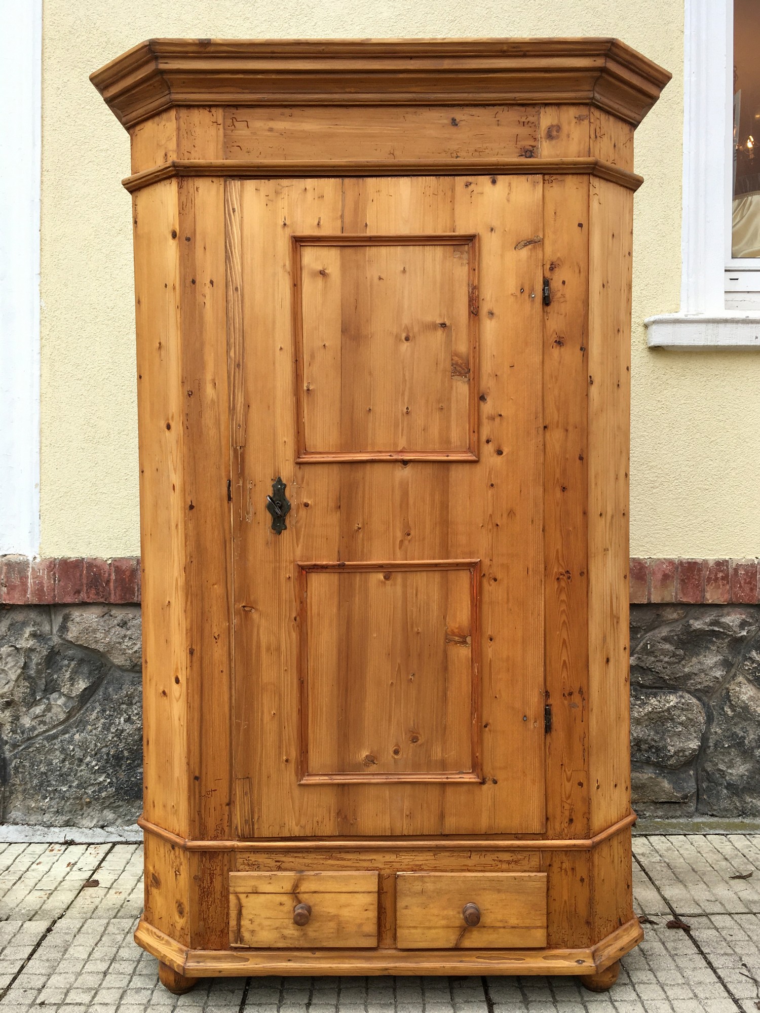 Schrank Kasten Bauernschrank Kleiderschrank Gewehrschrank antik Weichholz