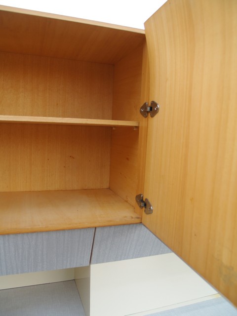 alter Küchenschrank