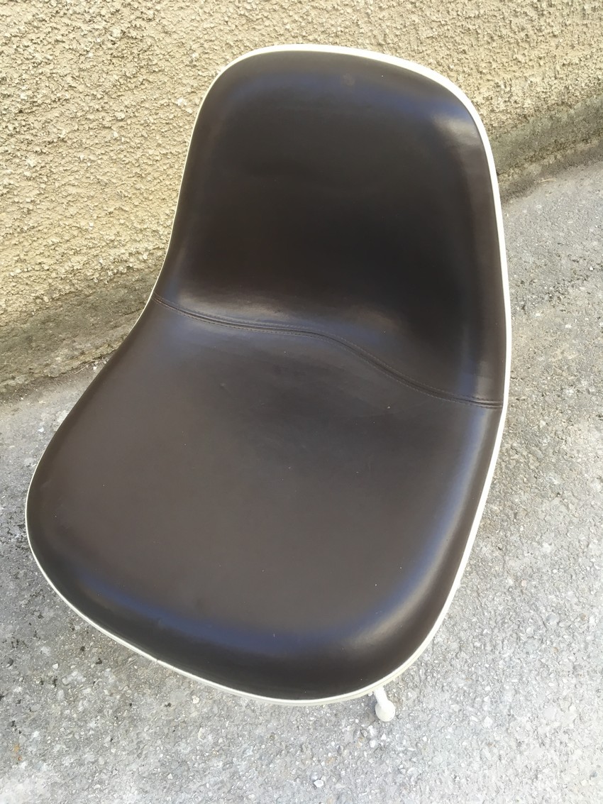 Schalenstuhl Eames