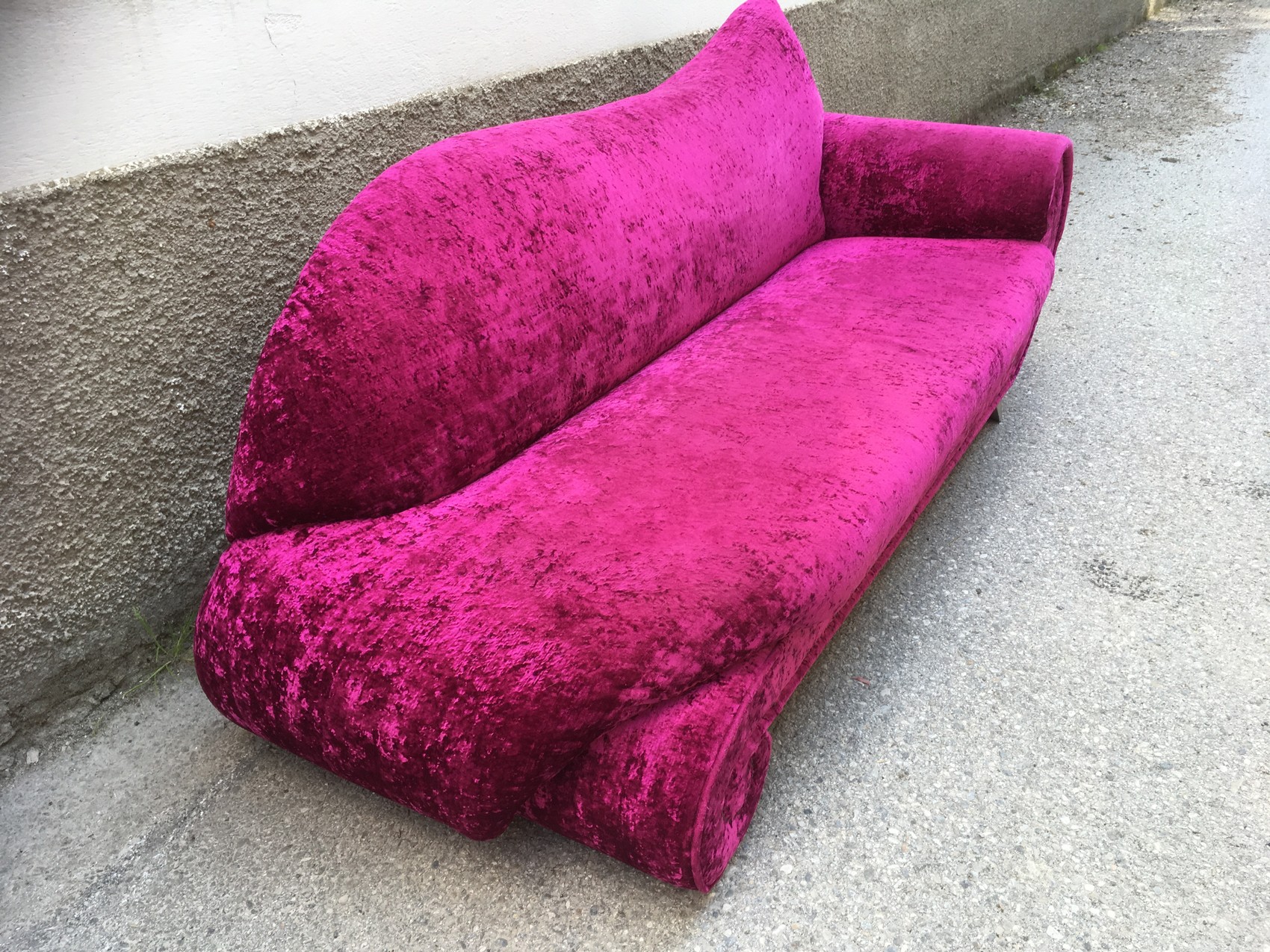 Bretz Sofa purple Gaudi Recamiere Rosenfüße Glamoursamt lila purple rosa