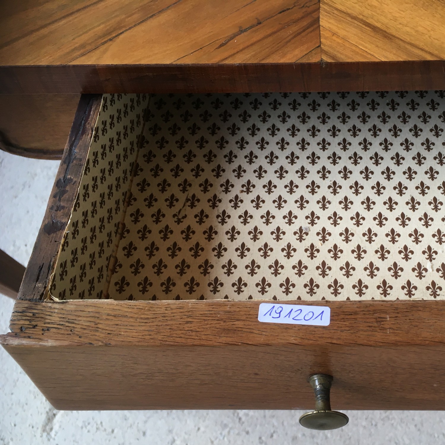 Antiker Salontisch Barock Würfelfurnier mit Lade ca. 1800 Antiker Salontisch Barock Würfelfurnier mit Lade ca. 1800