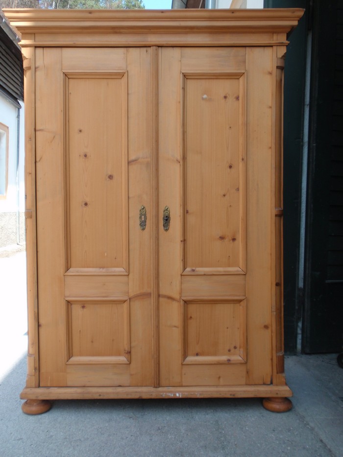 Kleiderschrank antik Weichholz