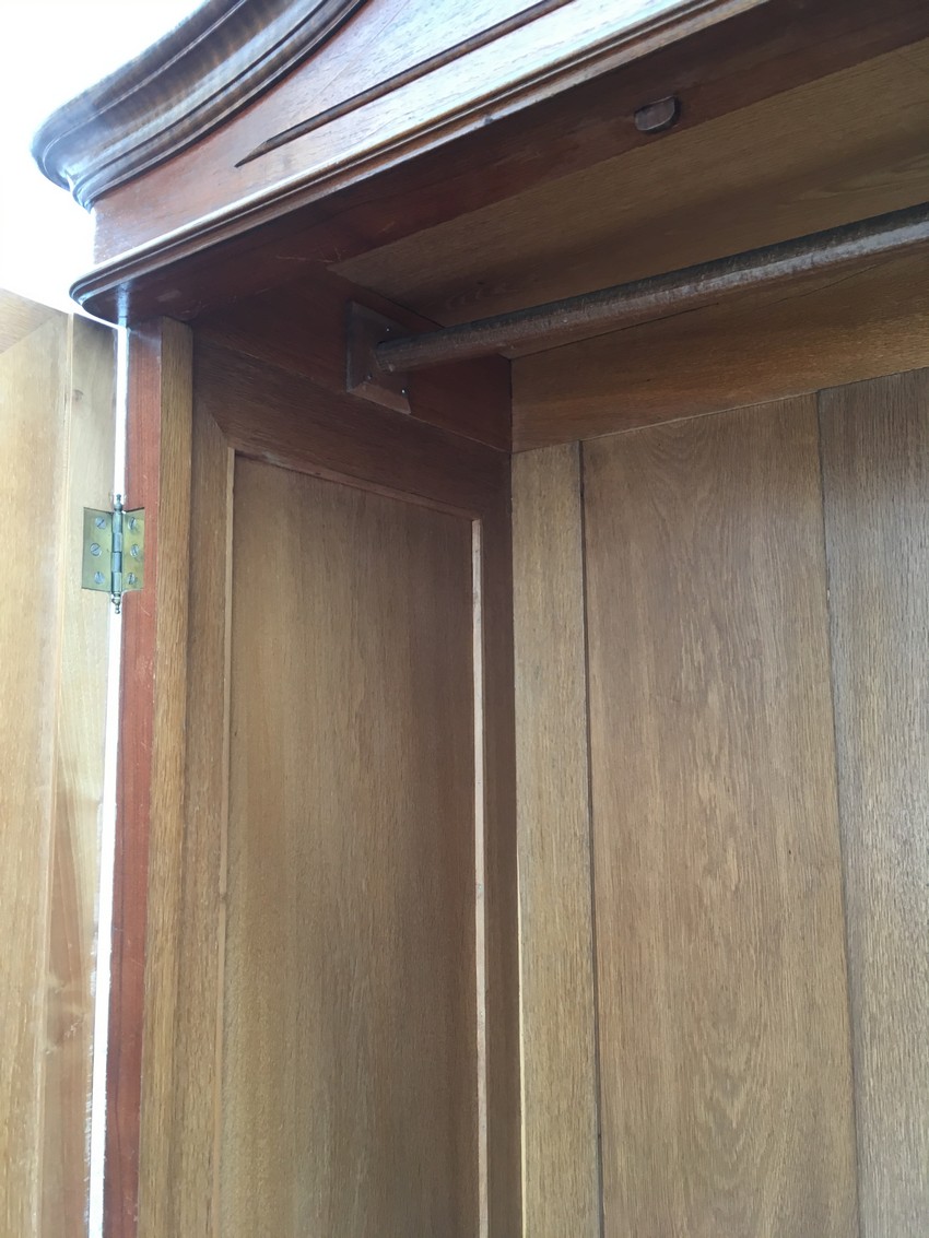 Kleiderschrank Antiquität antik Möbel