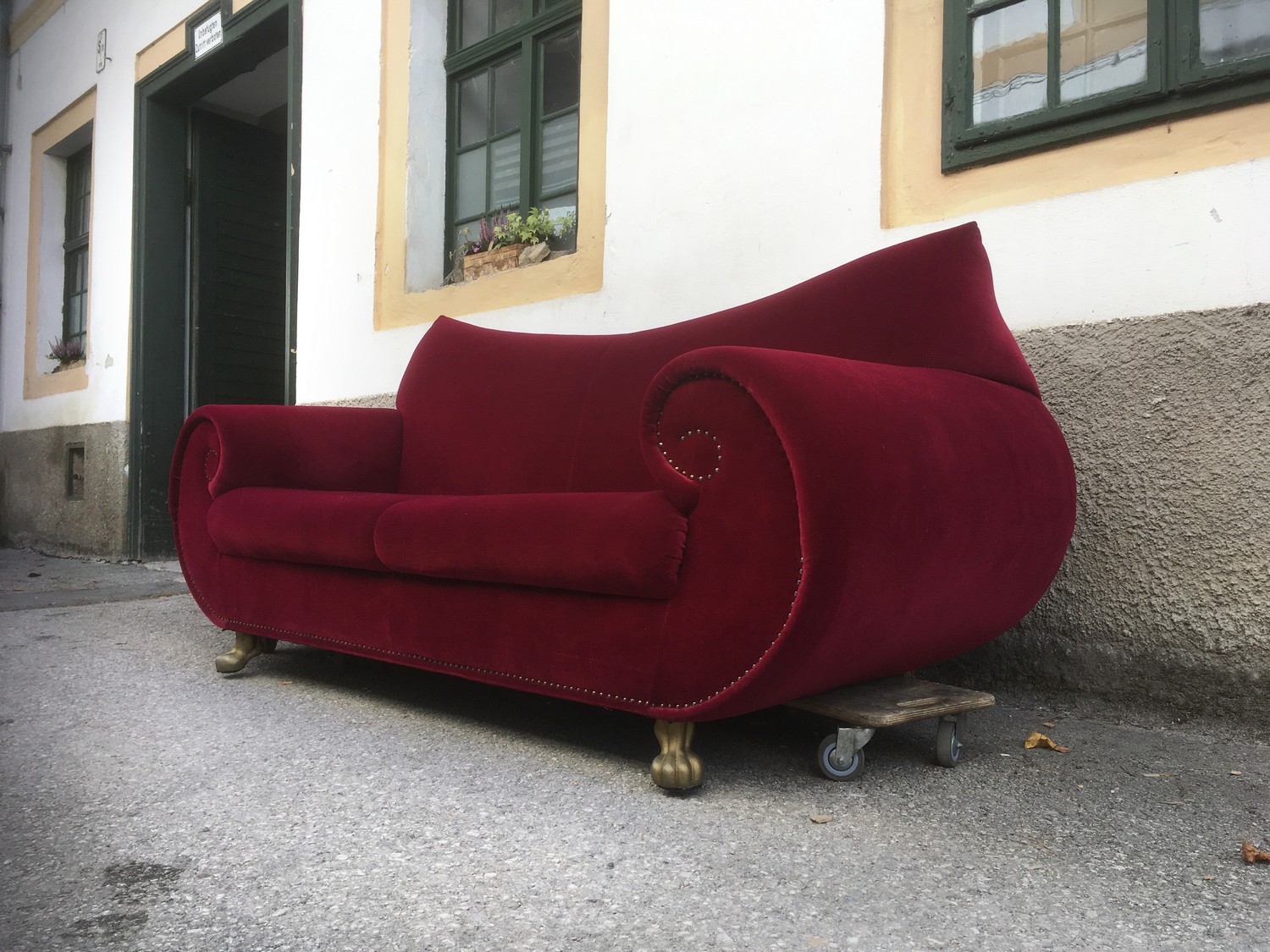 BRETZ GAUDI Sofa Couch 3-Sitzer rot Typ F210 Tatzenbeine Designsofa