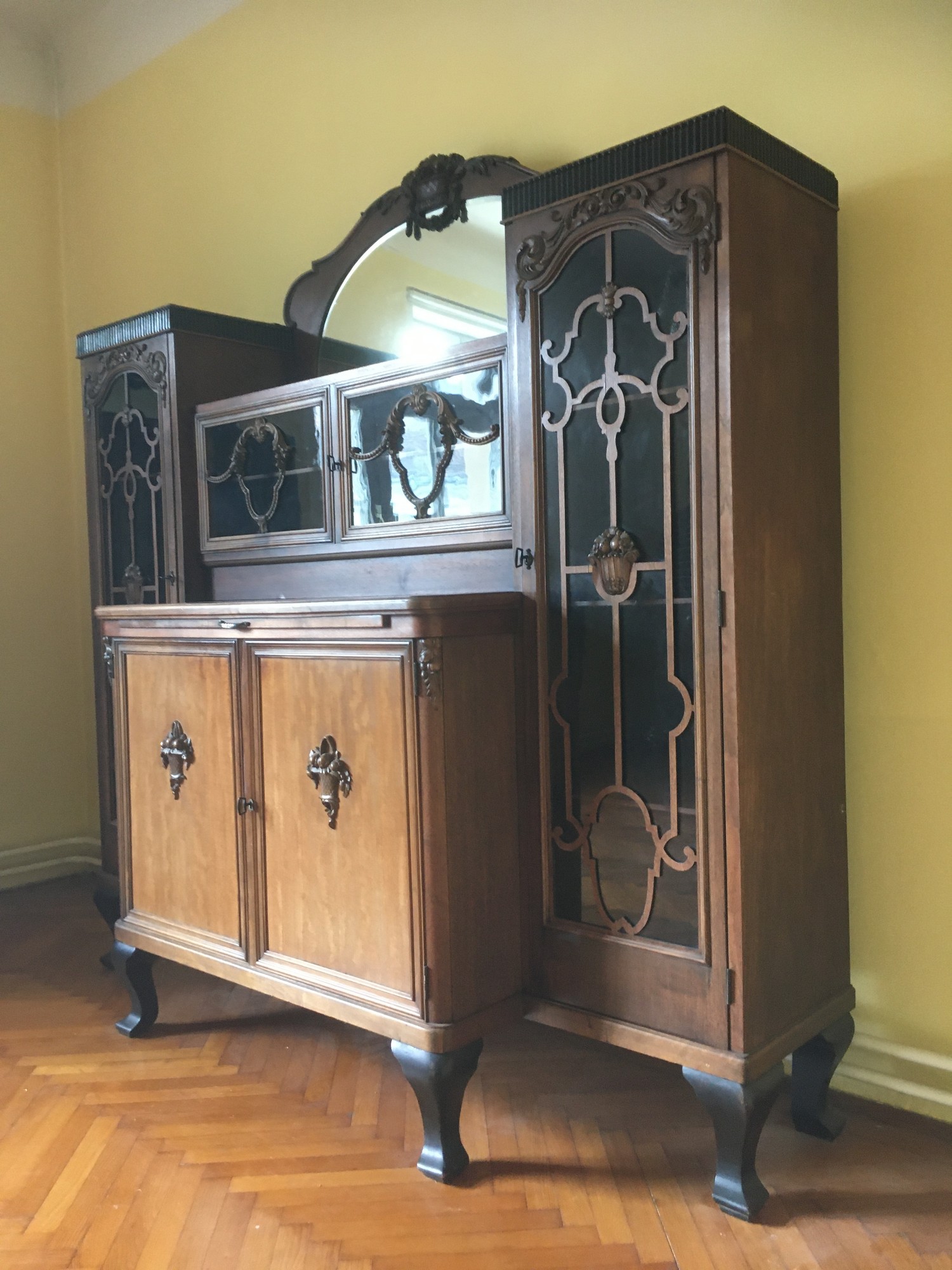Geschirrschrank antik Vitrine Kredenz Vollholz SChrank Spiegel beschnitzt