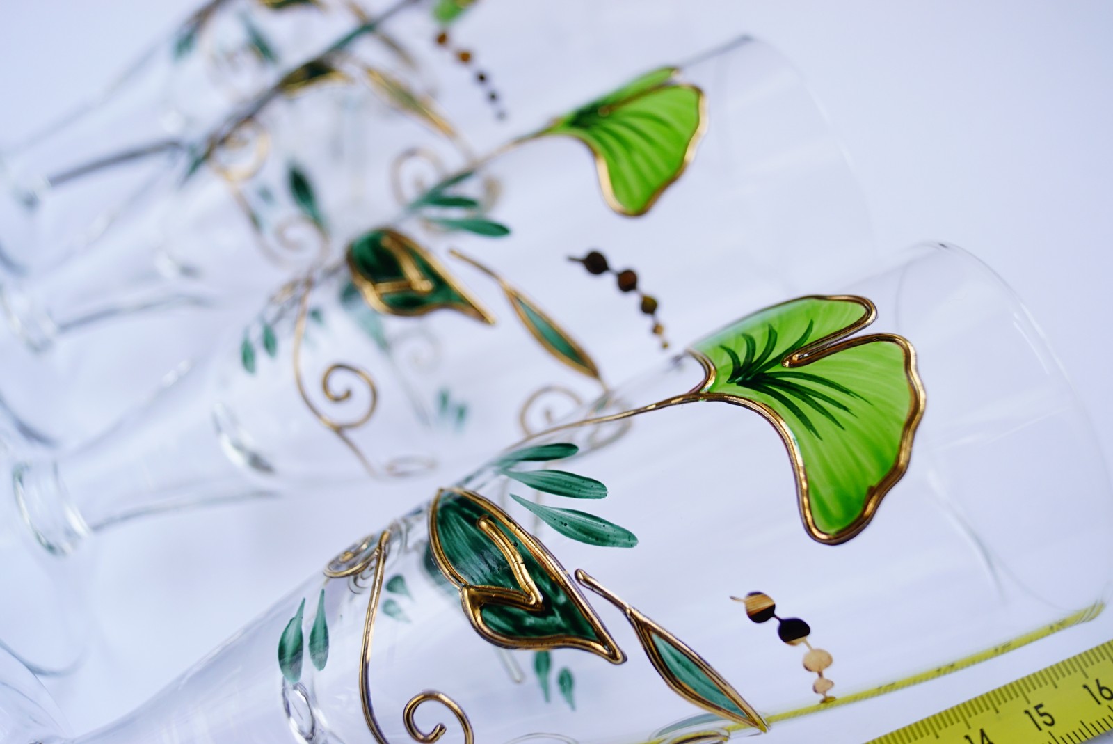 Pfiff Biergläser Nagel Kristallgläser Ginko Traumwelten bemalt grün gold