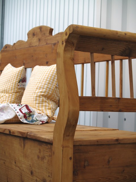 antike Truhenbank saniert