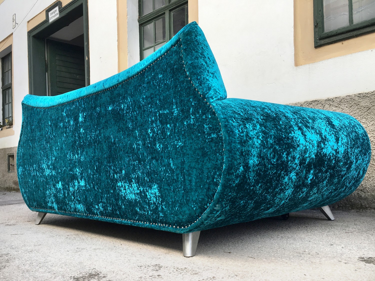 Bretz Sofa Gaudi ausziehbares Bettsofa Schlafsofa Schimmersamt türkis blau silber Designermöbel