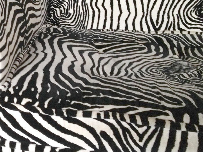 Zebrastoff Sofa