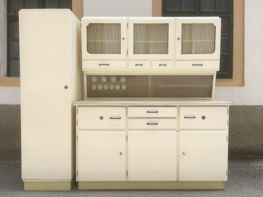 Kuechenschrank creme Midcentury