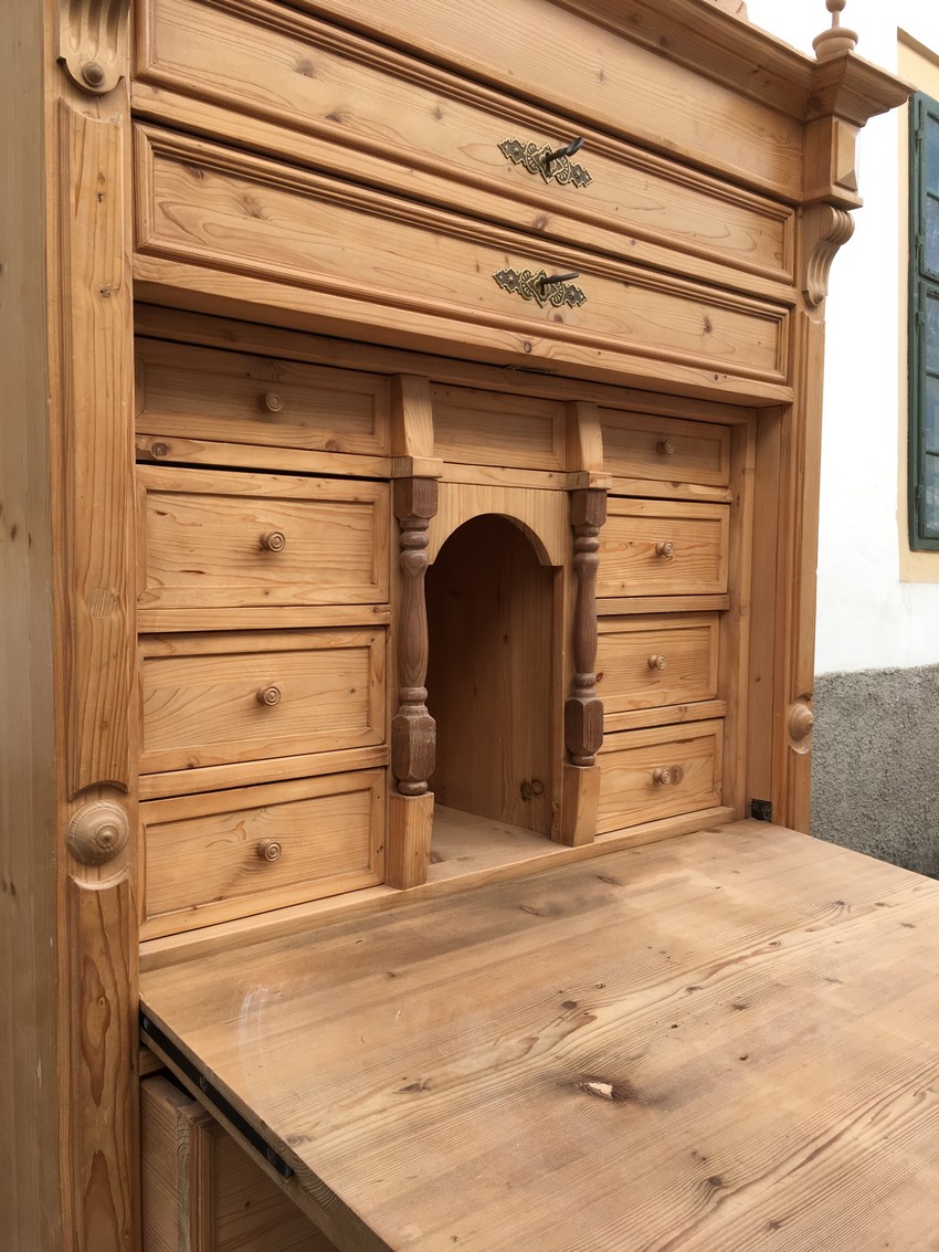 Esszimmerschrank outlet Weichholz antik gebeizt Landhausstil