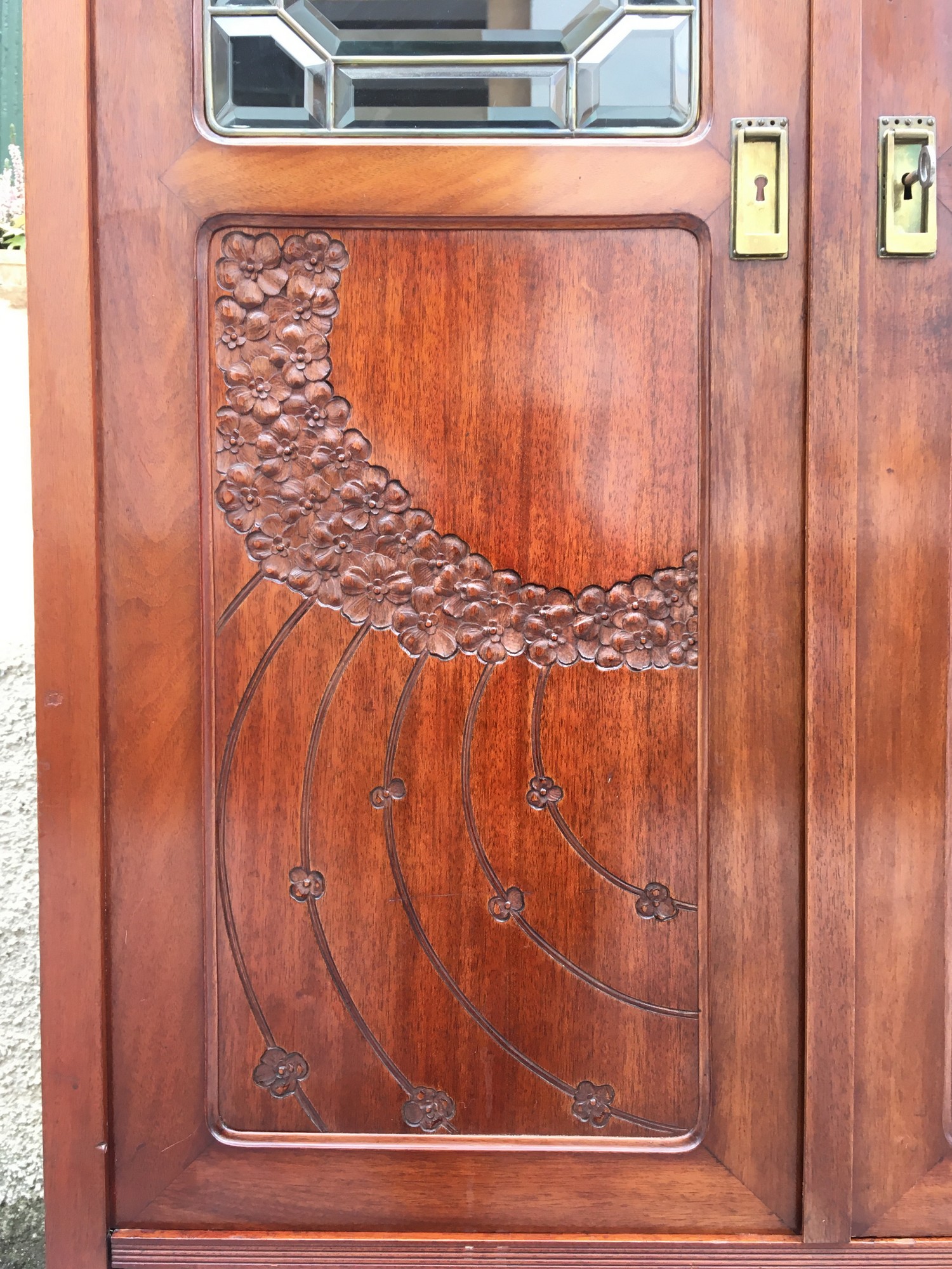 Vitrinenschrank antik Bücherschrank Vitrine Schrank Jugendstil Richard Ludwig Blumengirlanden