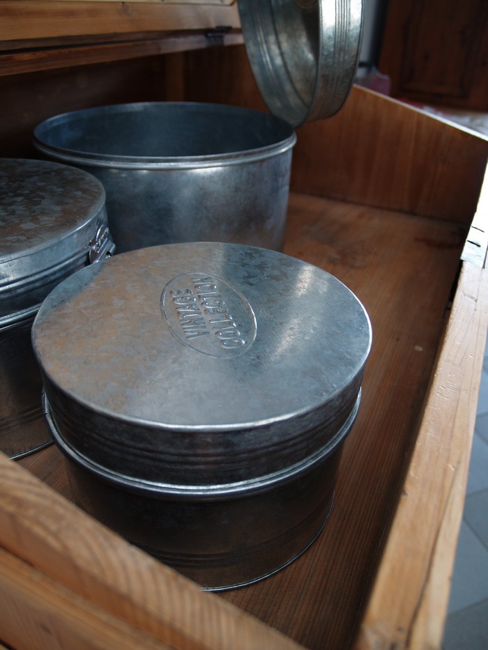 Bauernschrank antiker Küchenschrank Naturholz Landhausstil Antiquität Bauernmöbel Bauernschrank antiker Küchenschrank Naturholz Landhausstil Antiquität Vertiko Bauernmöbel Almerl