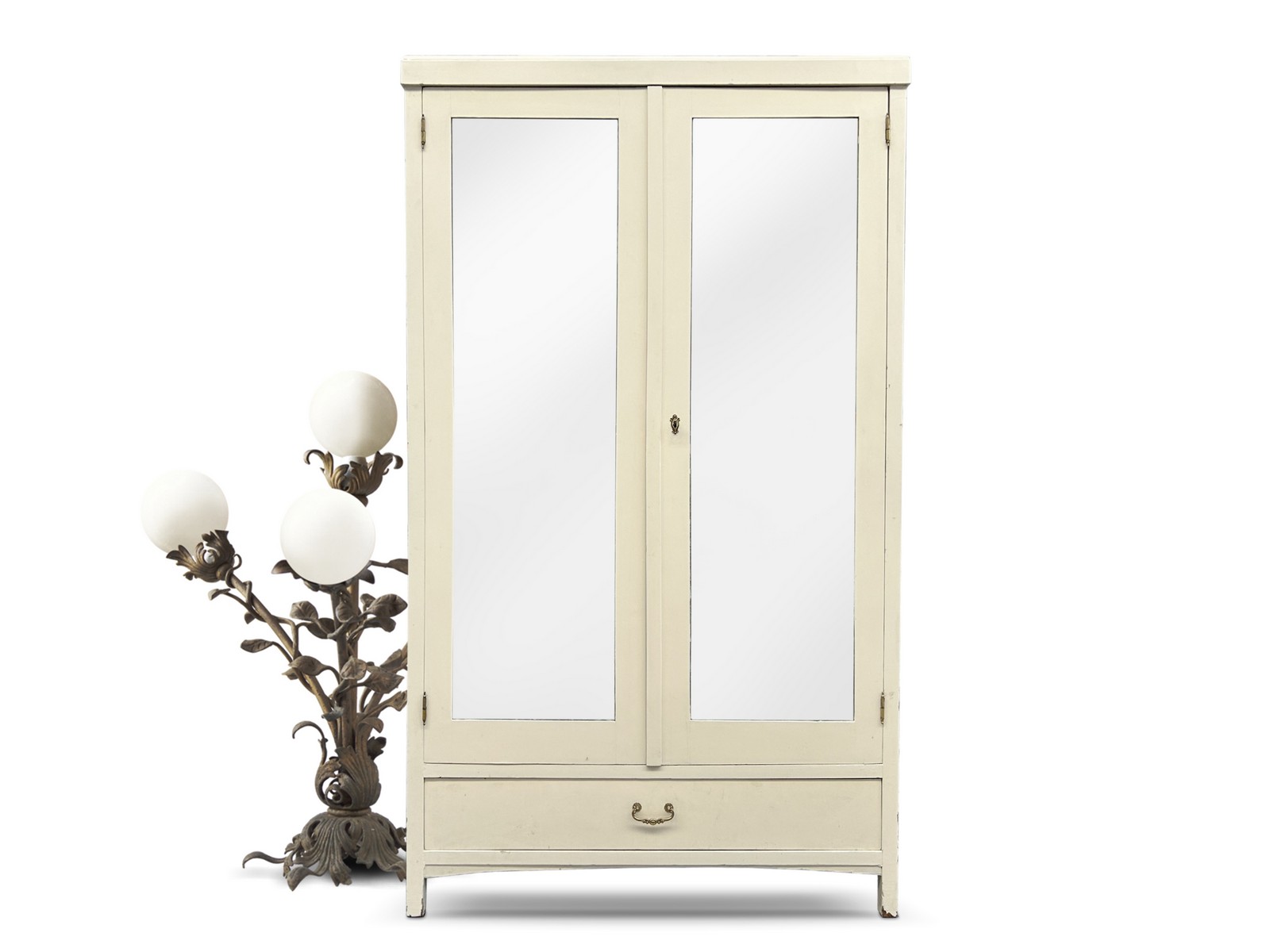 Dielenschrank Vintage Kleiderschrank weiß Massivholz um 1920 Jugendstil Dielenschrank Vintage Kleiderschrank weiß Massivholz Shabby Chic Mädchenzimmer