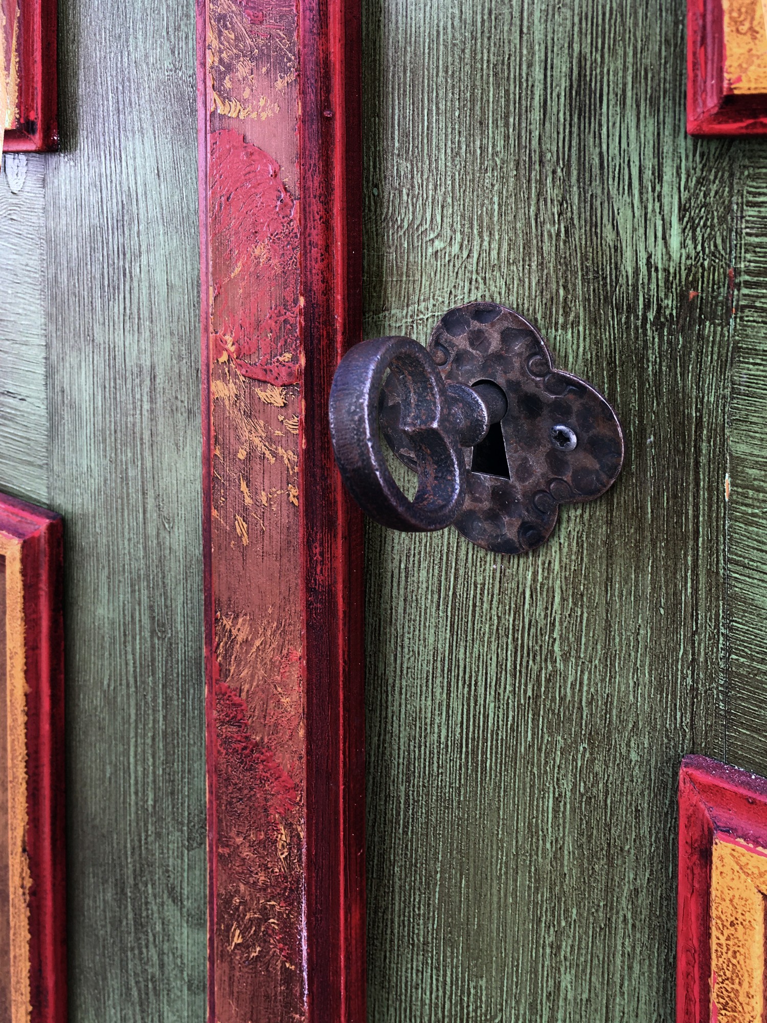Bauernschrank Voglauer grün bemalt Anno 1808 Dielenschrank Landhausstil Möbel