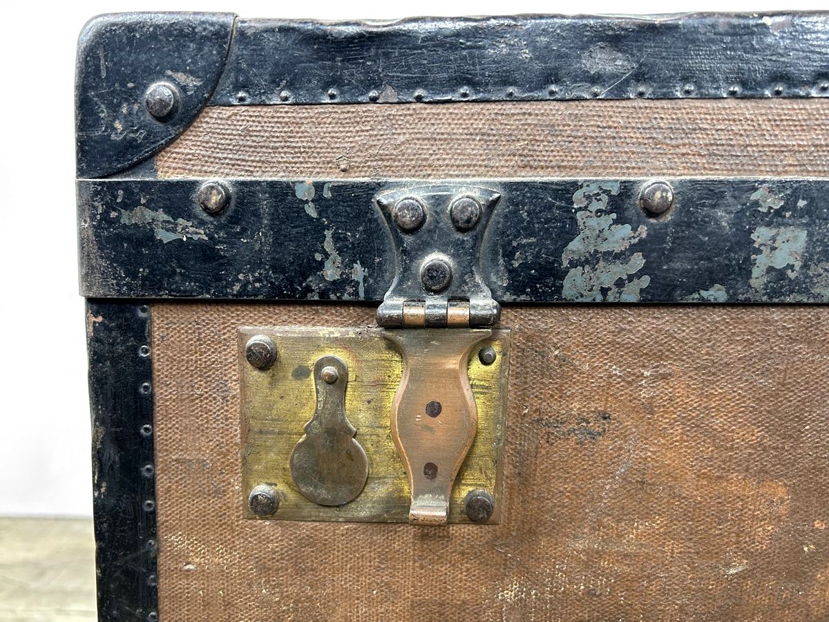 reisekoffer antik rollen