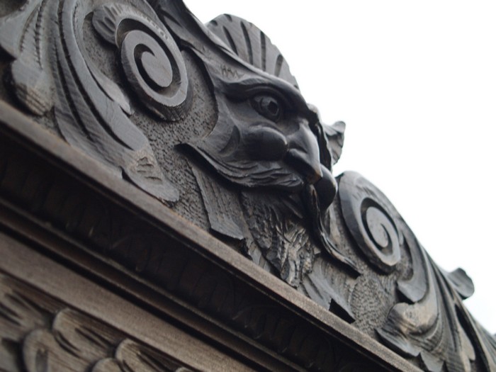 Fratzen antik Möbel Teufel