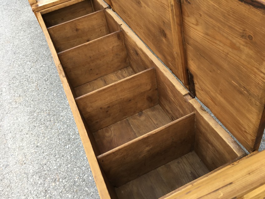 Truhensitzbank antik