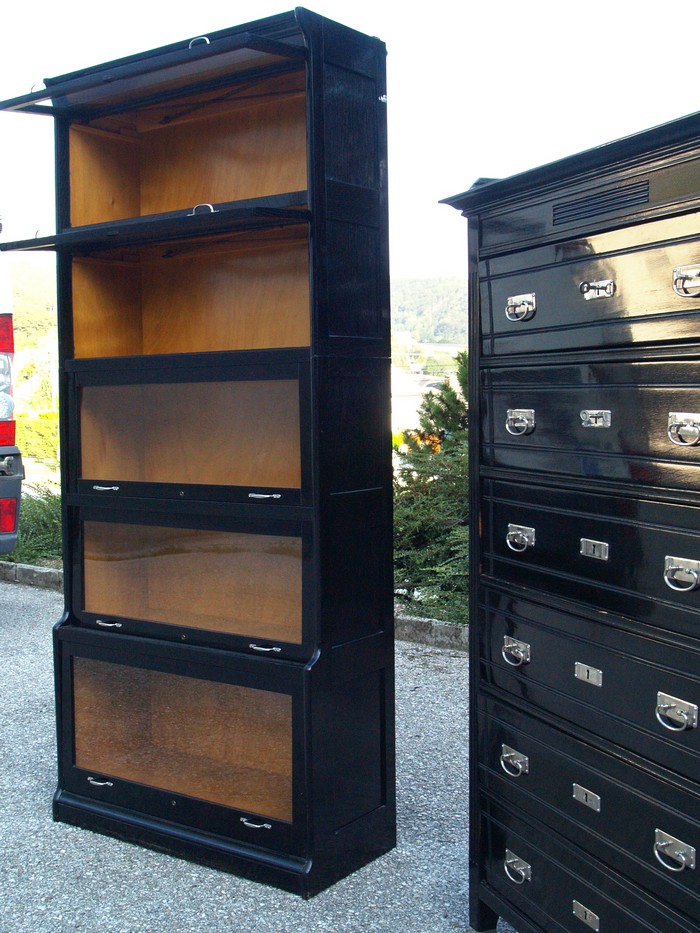 Bücherschrank Jugendstil schwarz